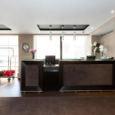 Elysées Bassano 4* Parigi