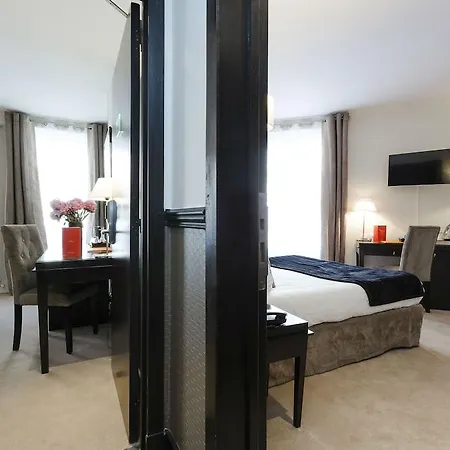 Elysées Bassano 4* Parigi