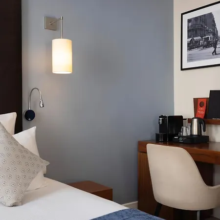 Elysées Bassano 4* Parigi