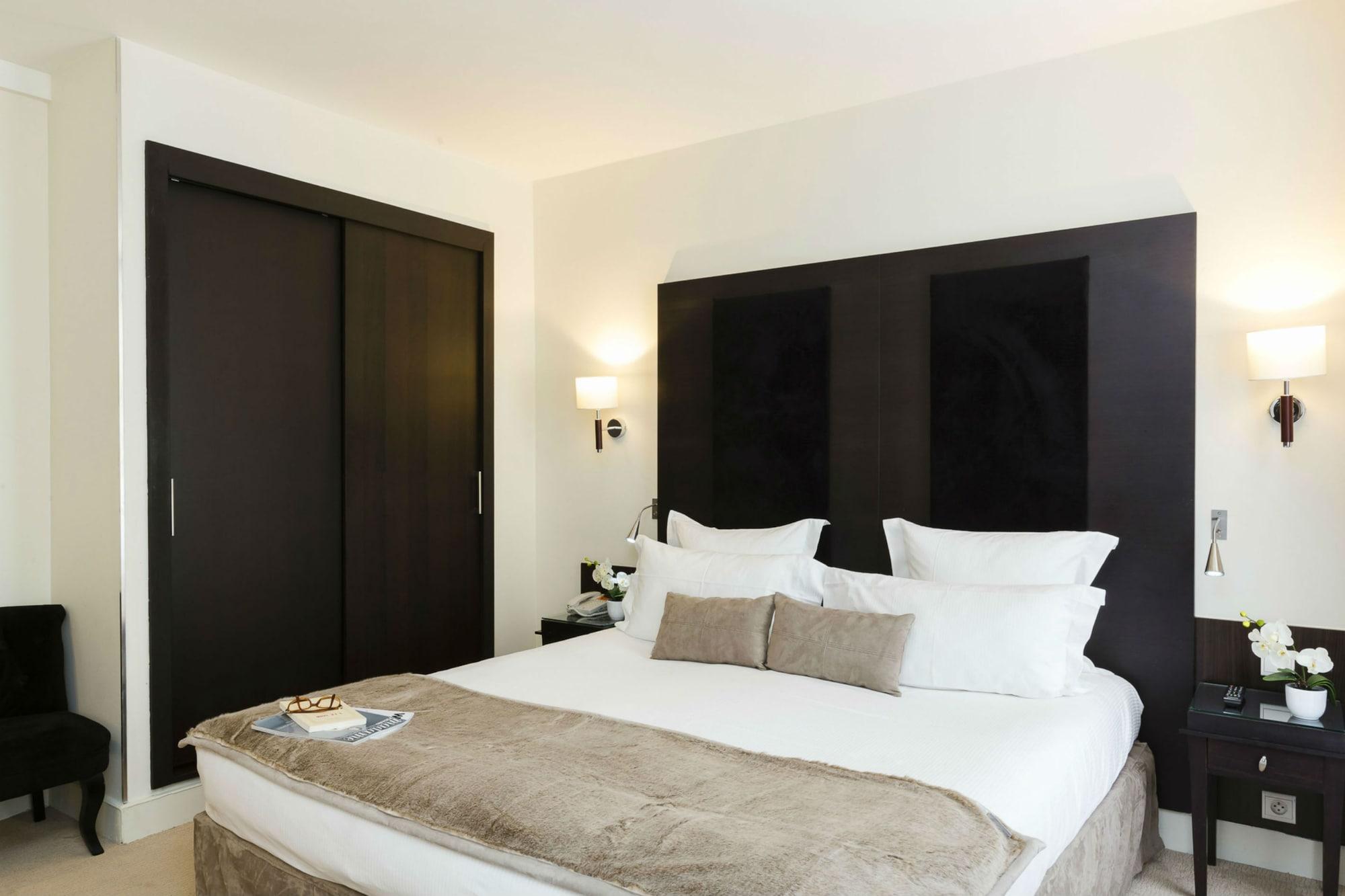 Elysees Bassano Paris