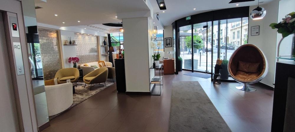 Elysees Bassano Hotel