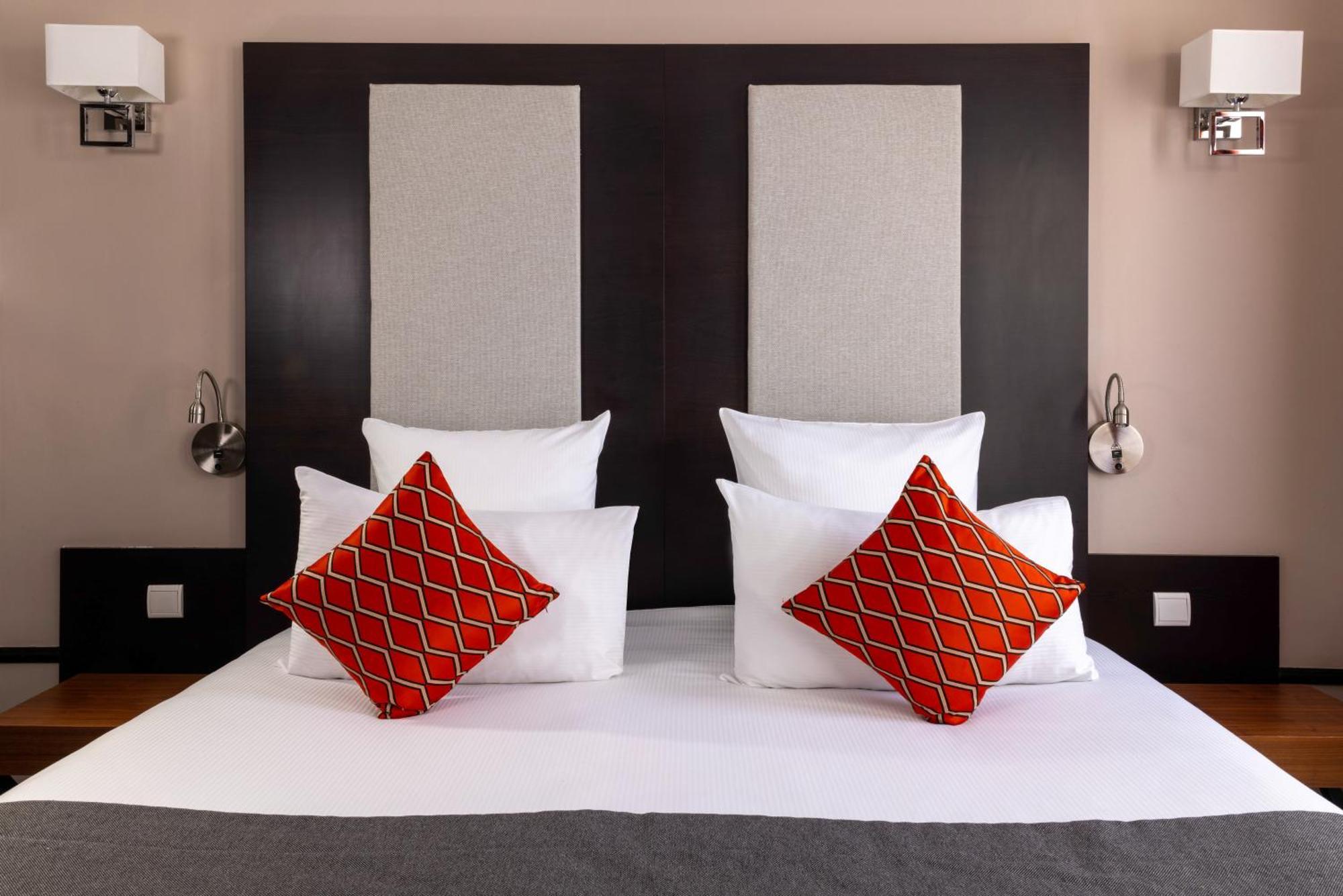 Elysees Bassano Hotel