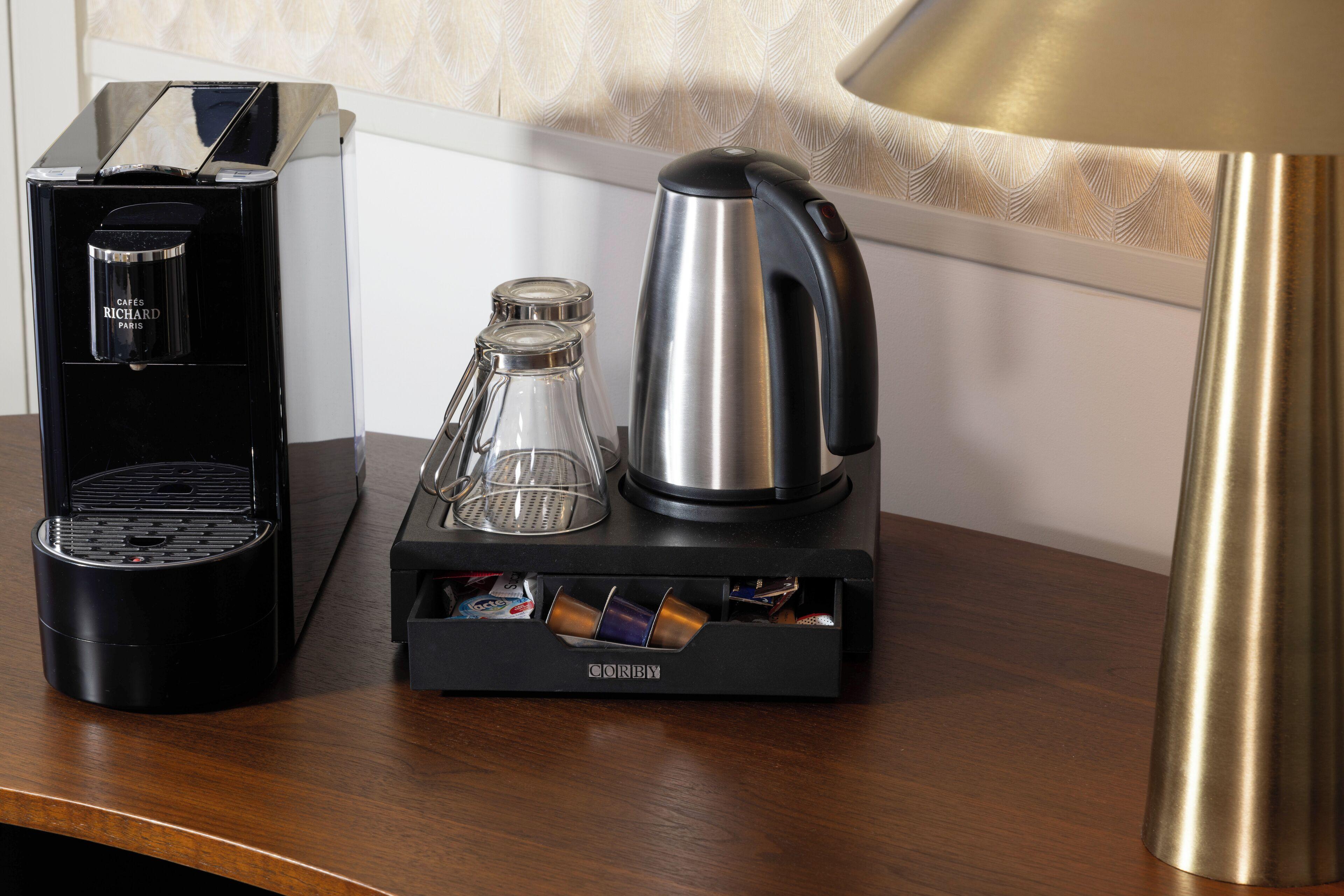 Elysees Bassano Paris