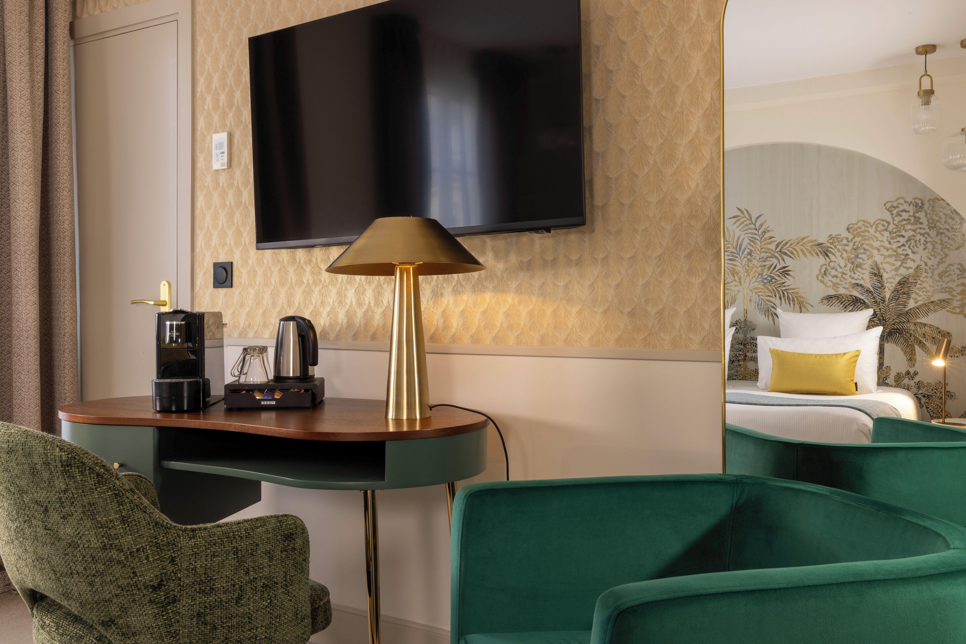 Elysees Bassano Hotel