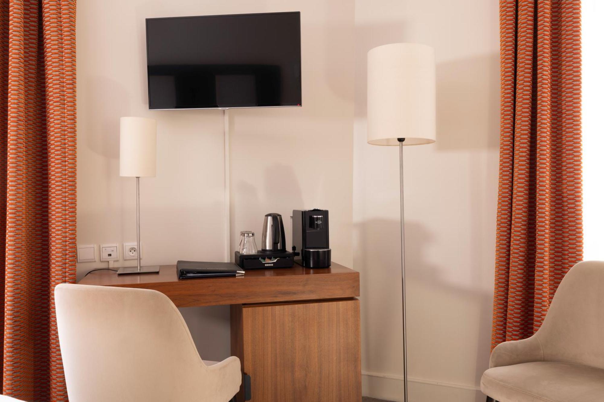 Elysees Bassano Hotel