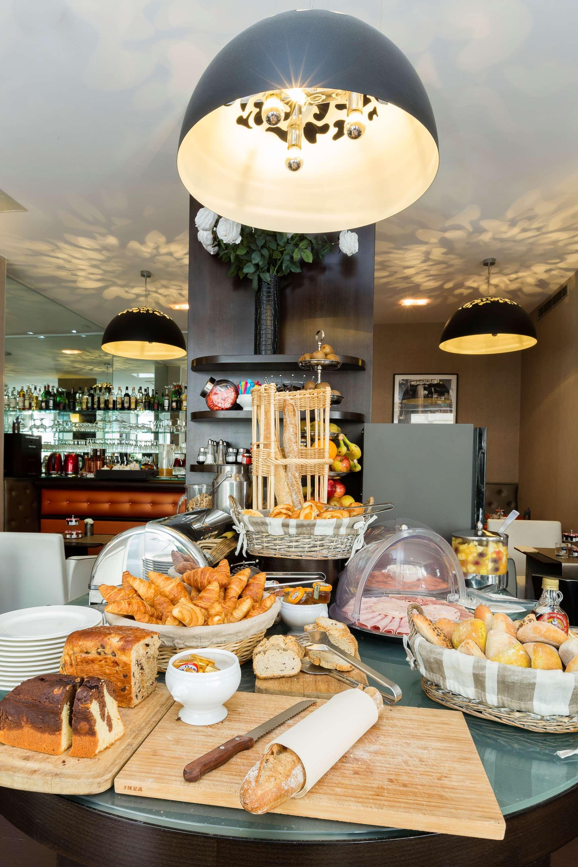 Hotel Elysées Bassano Parigi