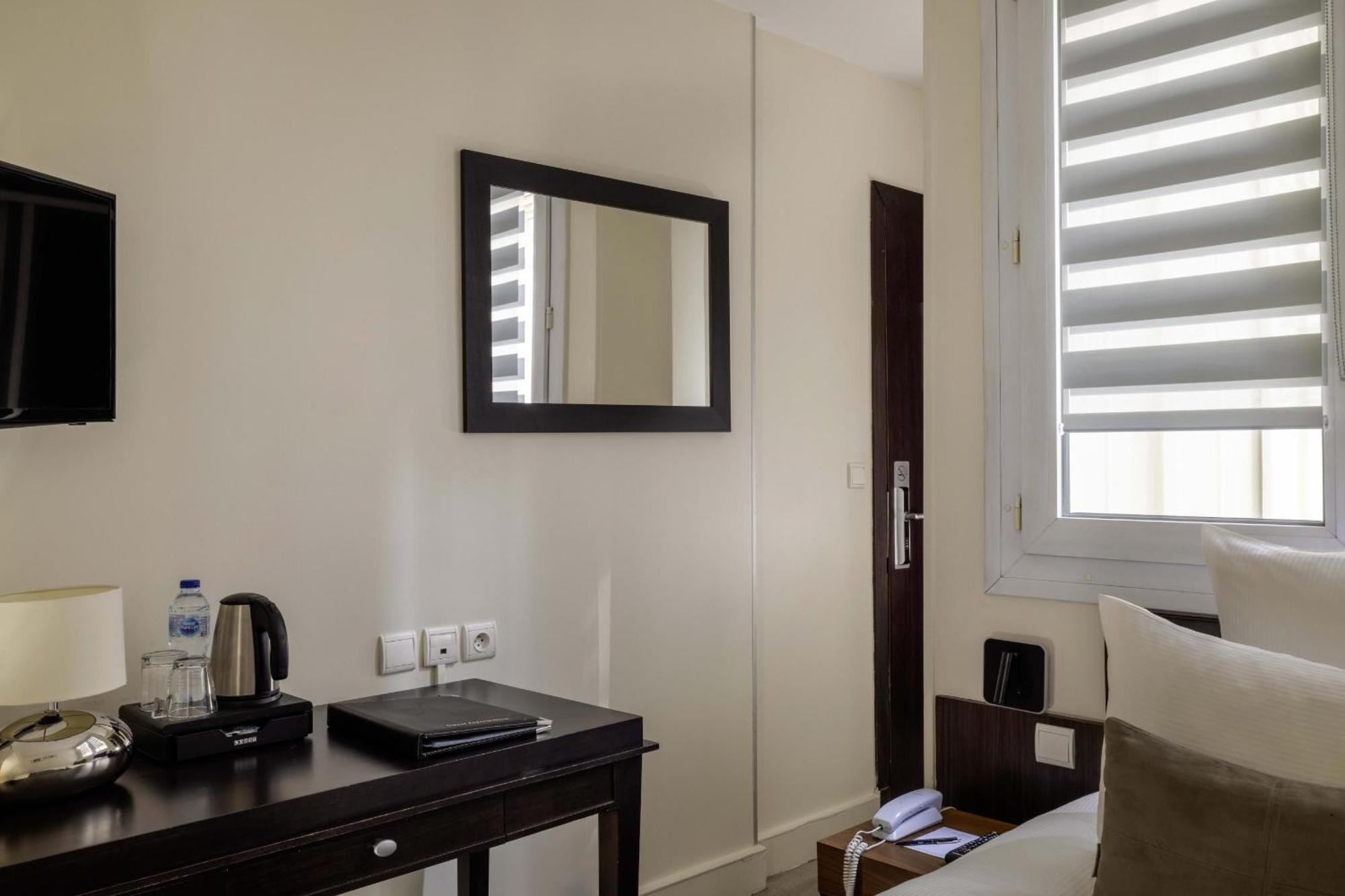 Elysées Bassano 4* Parigi